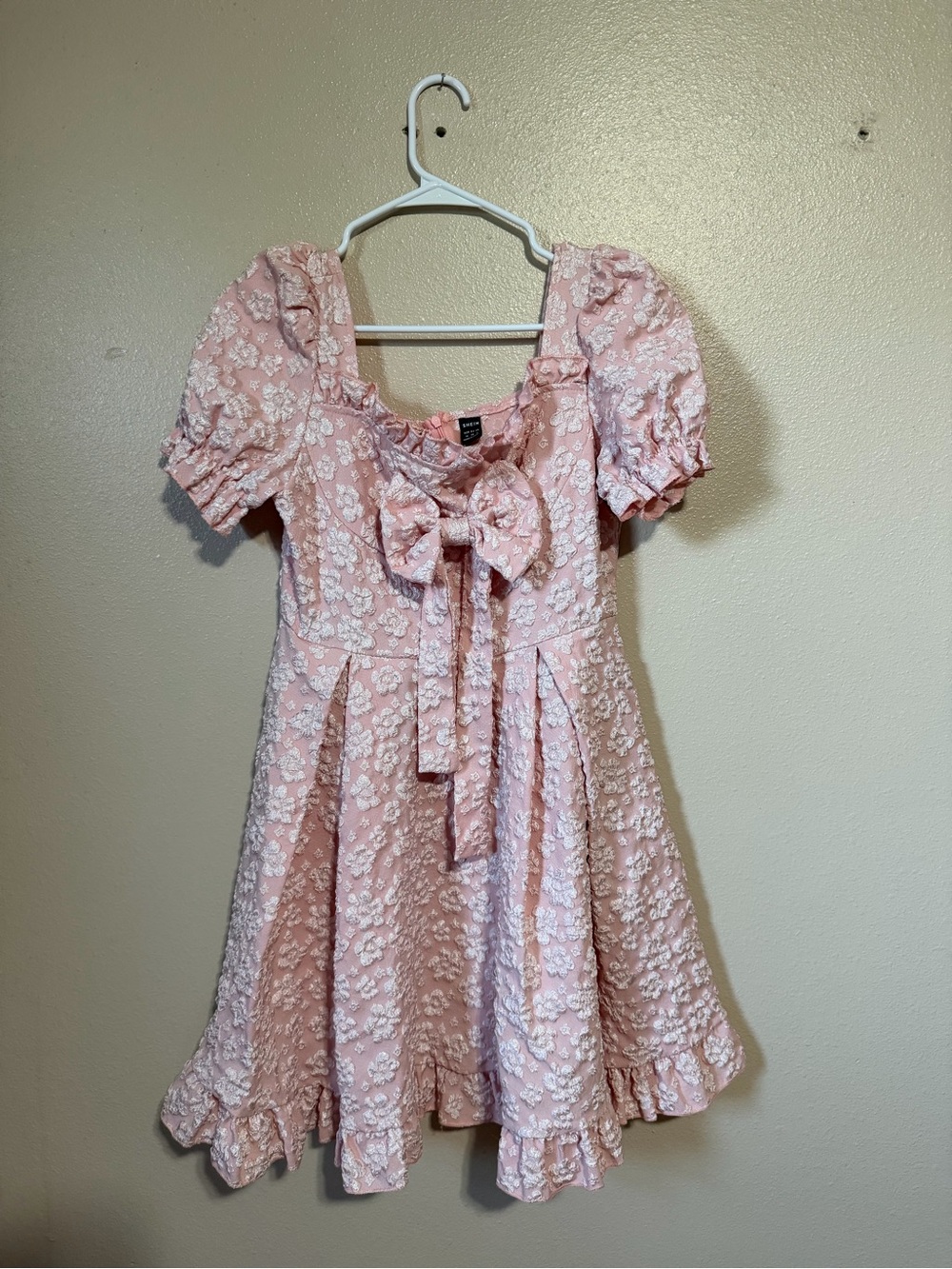 SHEIN Pink Floral Puff-Sleeve Dress with Front Bow